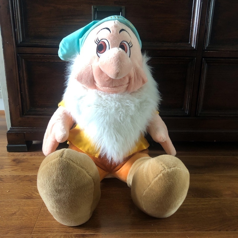 Vintage Disney Snow White & the 7 Dwarfs: Gains Bashful stuffed figure